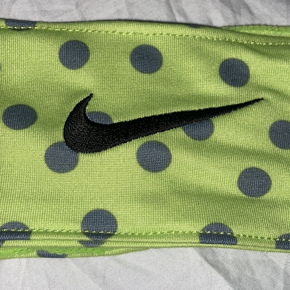 Women’s Nike polka dot green and gray headband with embroidered logo. One size. - Picture 3 of 6
